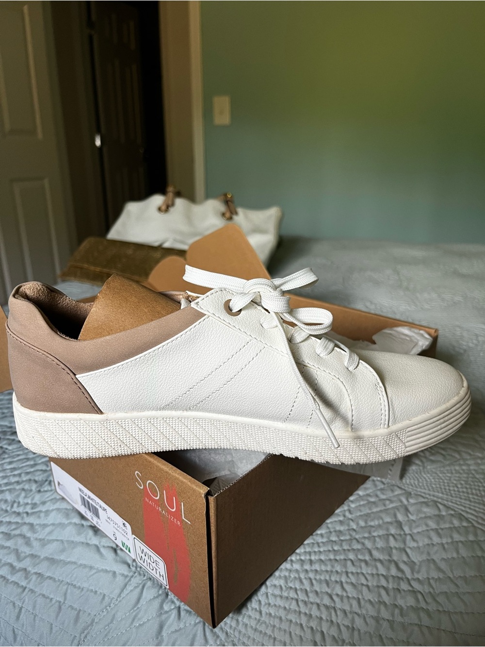 Naturalizer Women's White and Tan Low-Top Lace-Up Sneaker